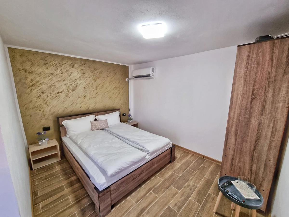 Cabana Varad Coronini Moldova Veche Εξωτερικό φωτογραφία