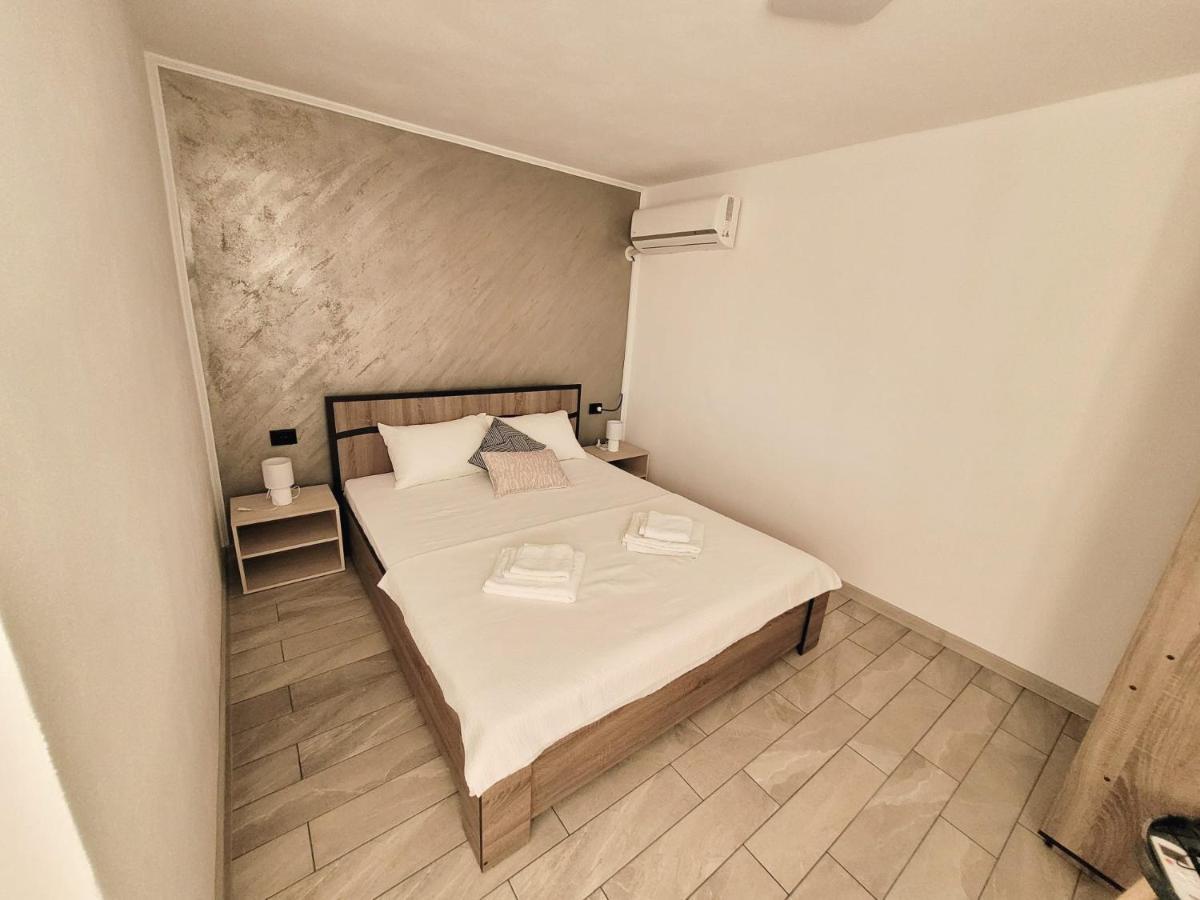 Cabana Varad Coronini Moldova Veche Εξωτερικό φωτογραφία
